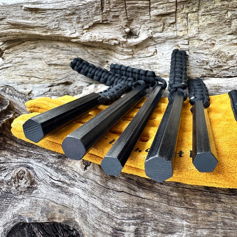 طقم إشعال نار مدمج من بير غريل - مراجعة Ferro Rod Striker وسعره